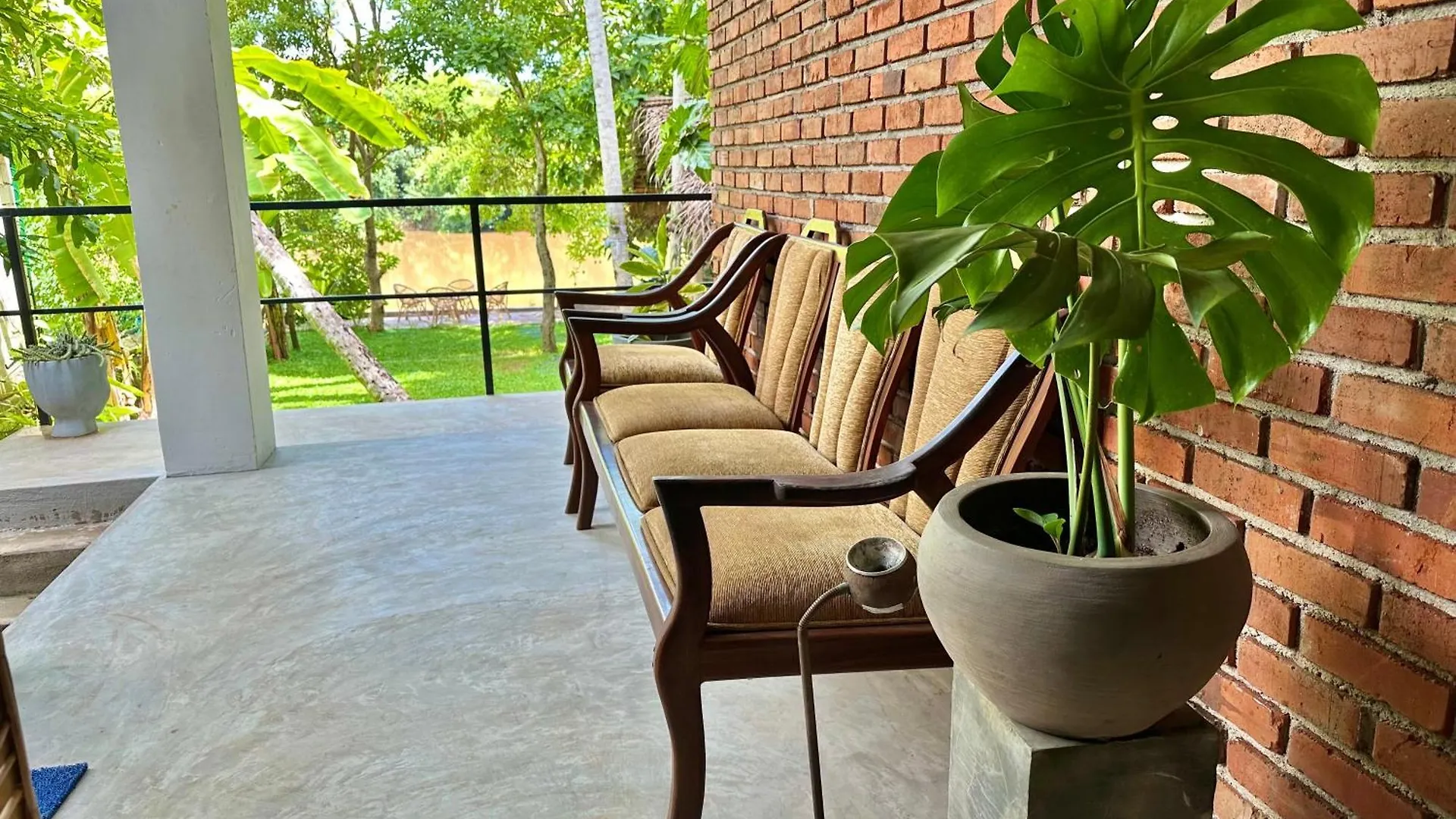 Track Monkey'S Lodge Seeduwa