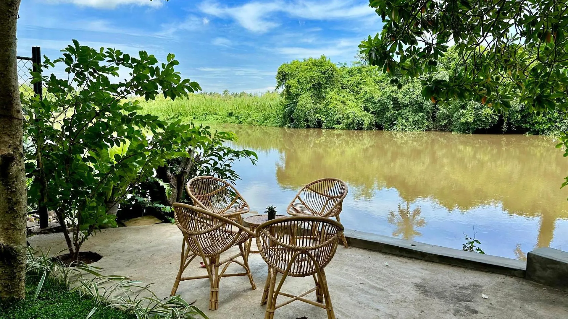 Track Monkey'S Lodge Seeduwa